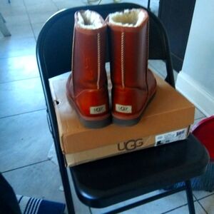 UGG Classic Short Leather W/Che